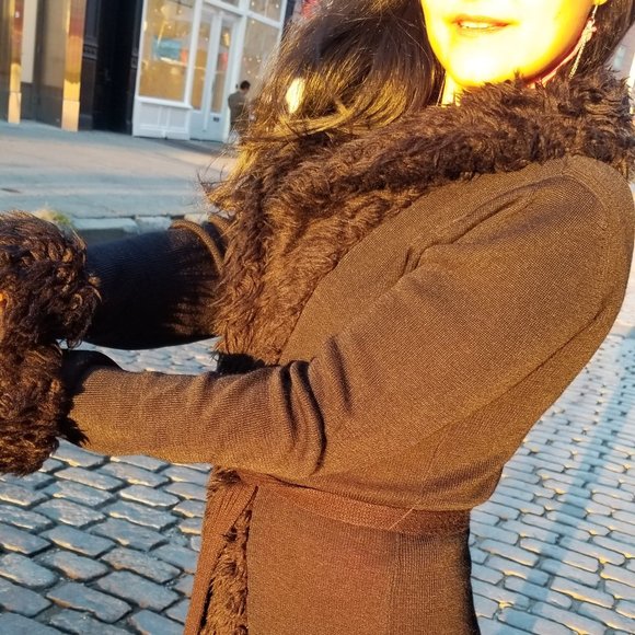 Black Sweater Small Local Pickup NYC - Picture 1 of 8